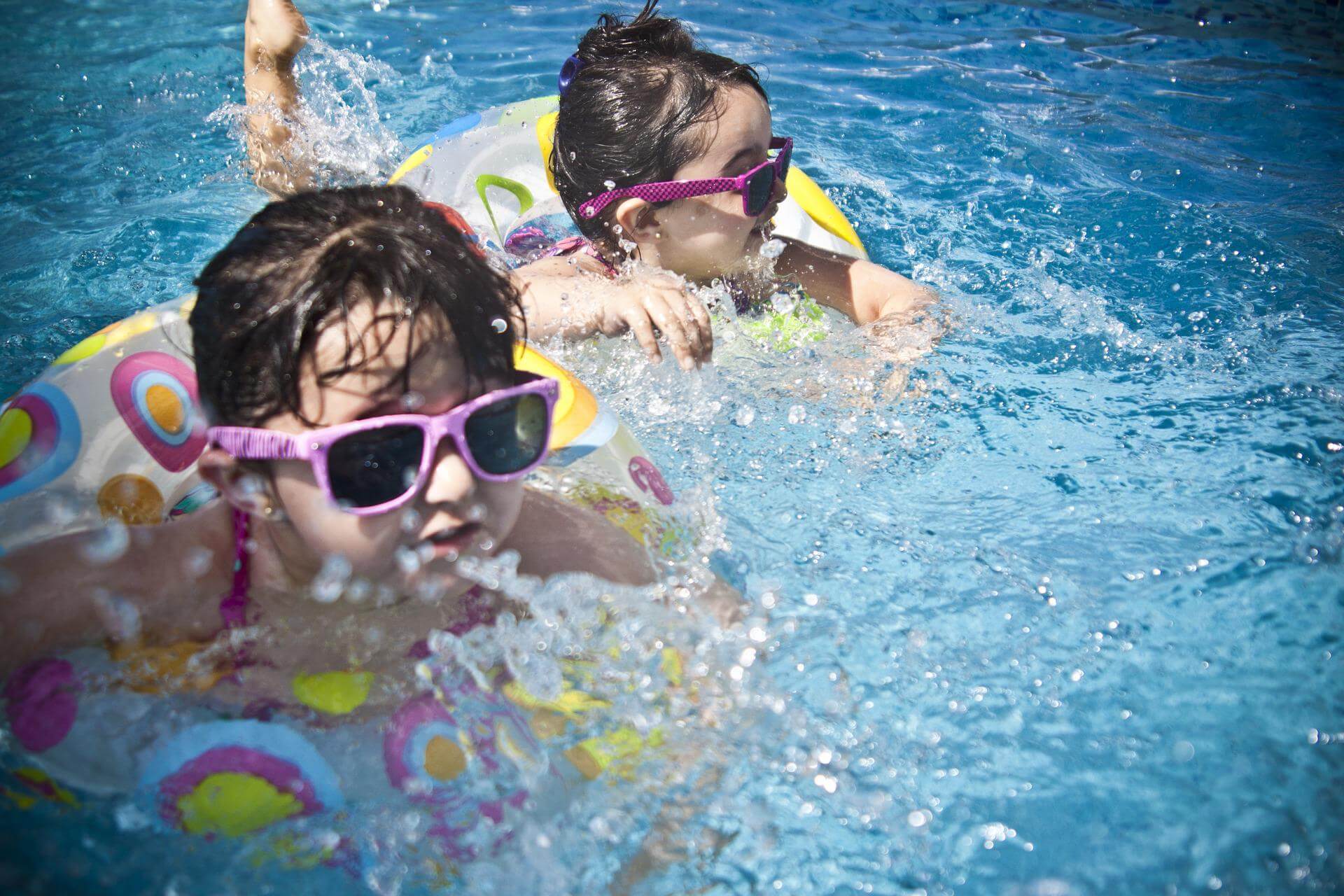 kids swimming